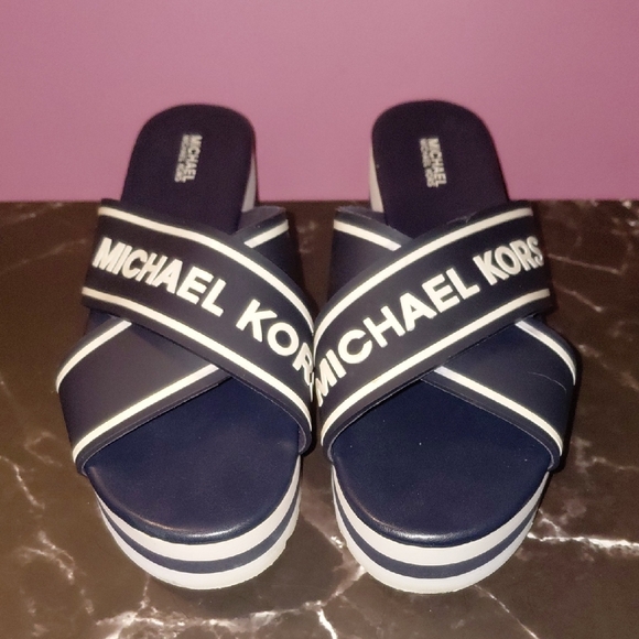 Michael Kors Demi-Logo Sport Slide Sandals In Black & White 🖤 - Picture 1 of 7